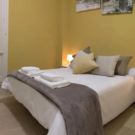 Apartment Cozy And Well Located In The Center Of *