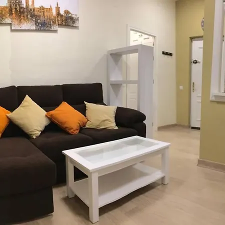 Cozy And Well Located In The Center Of *