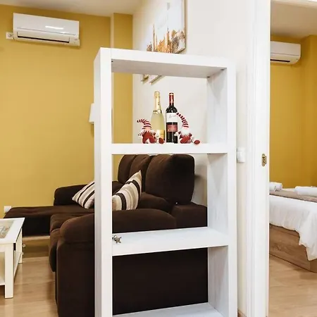 Cozy And Well Located In The Center Of